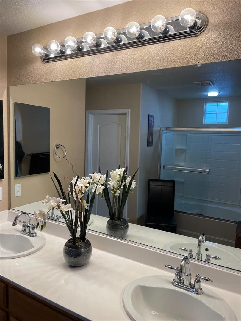 Detail Gallery Image 16 of 21 For 1744 Bella Largo Dr, Stockton,  CA 95206 - 3 Beds | 3 Baths