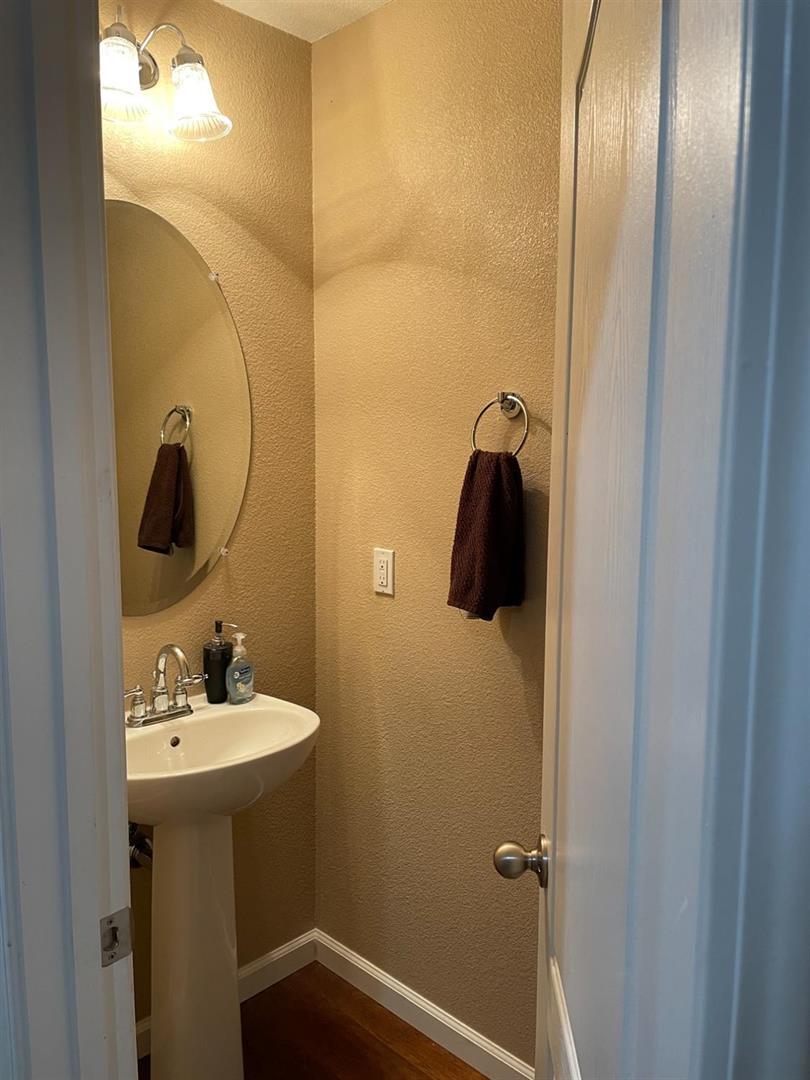 Detail Gallery Image 9 of 21 For 1744 Bella Largo Dr, Stockton,  CA 95206 - 3 Beds | 3 Baths