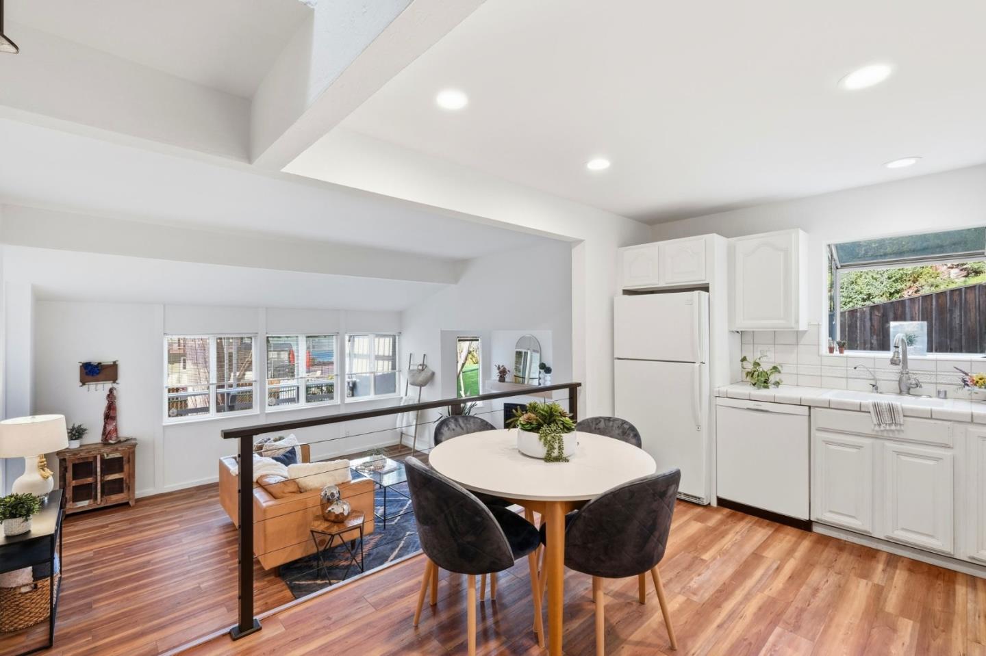 Detail Gallery Image 13 of 40 For 373 Sandalwood Dr, Aptos,  CA 95003 - 2 Beds | 1/1 Baths