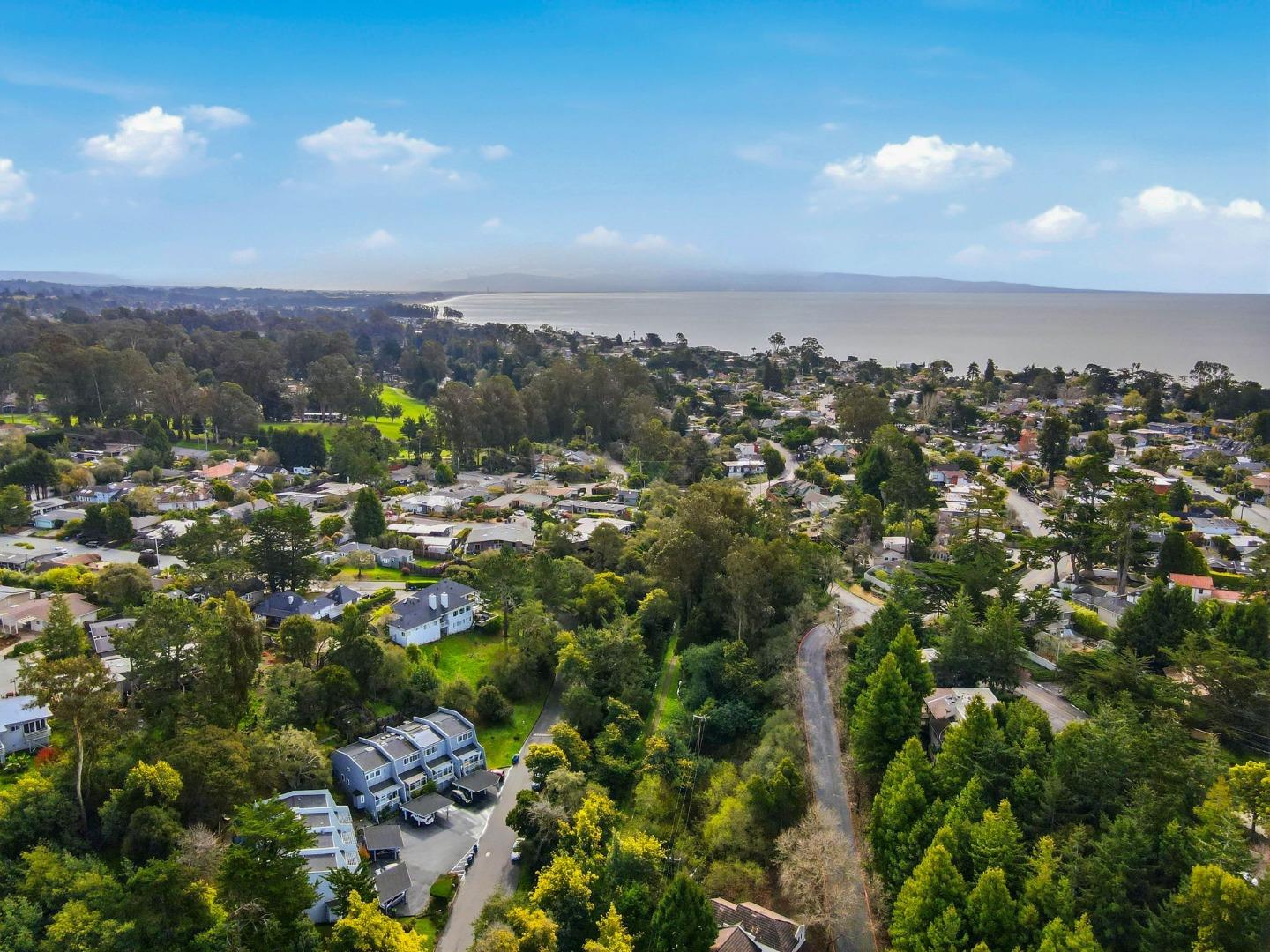 Detail Gallery Image 42 of 43 For 373 Sandalwood Dr, Aptos,  CA 95003 - 2 Beds | 1/1 Baths