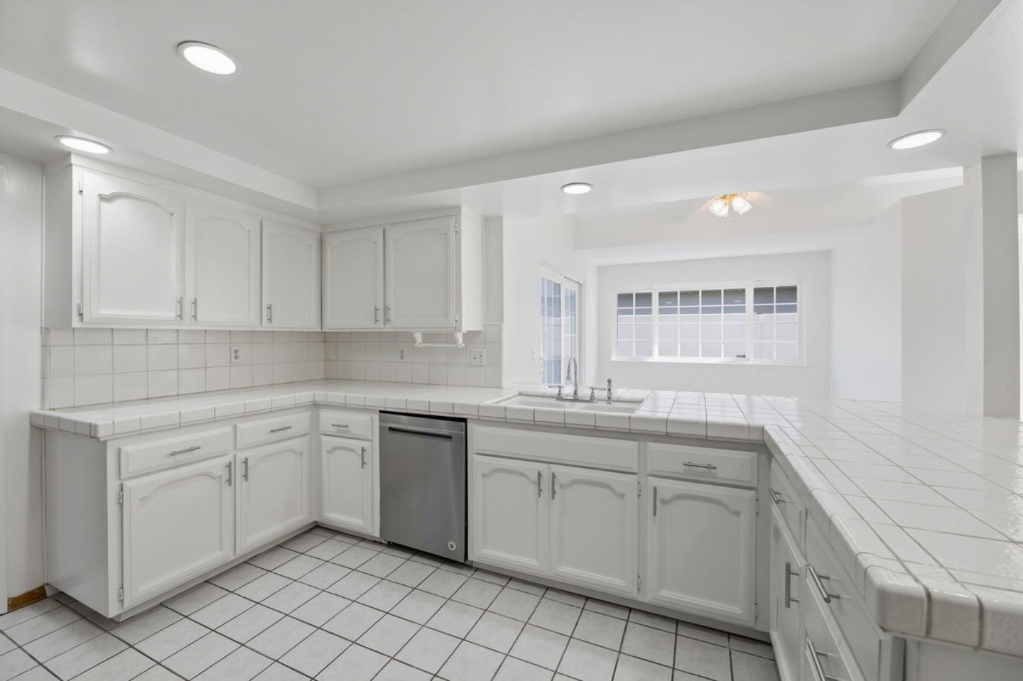 Detail Gallery Image 16 of 39 For 134 Herlong Ave, San Jose,  CA 95123 - 4 Beds | 3 Baths