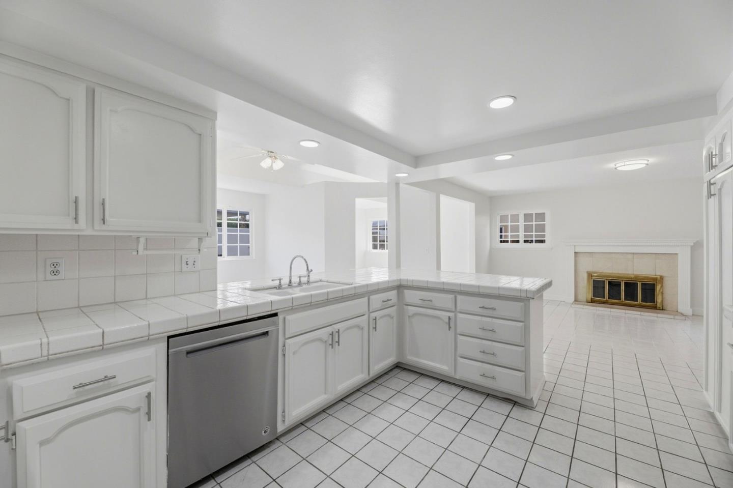 Detail Gallery Image 17 of 39 For 134 Herlong Ave, San Jose,  CA 95123 - 4 Beds | 3 Baths