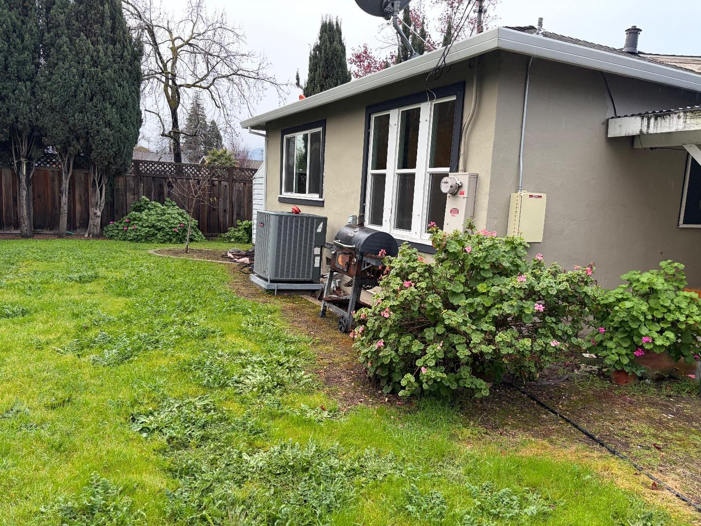 Detail Gallery Image 2 of 10 For 3192 San Luis Rey Ave, San Jose,  CA 95118 - 3 Beds | 2 Baths