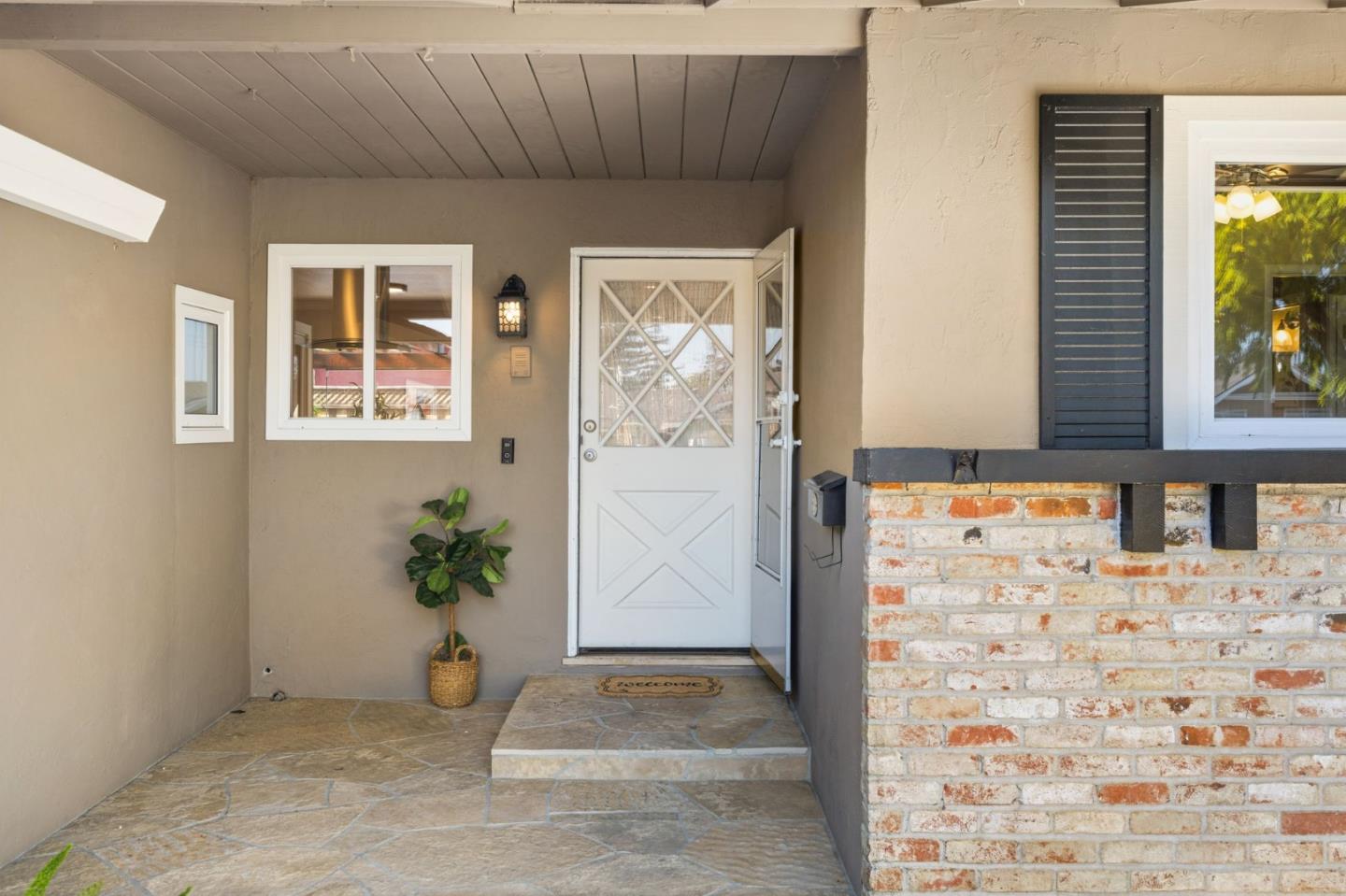 Detail Gallery Image 4 of 39 For 173 Branbury Dr, Campbell,  CA 95008 - 3 Beds | 2/1 Baths