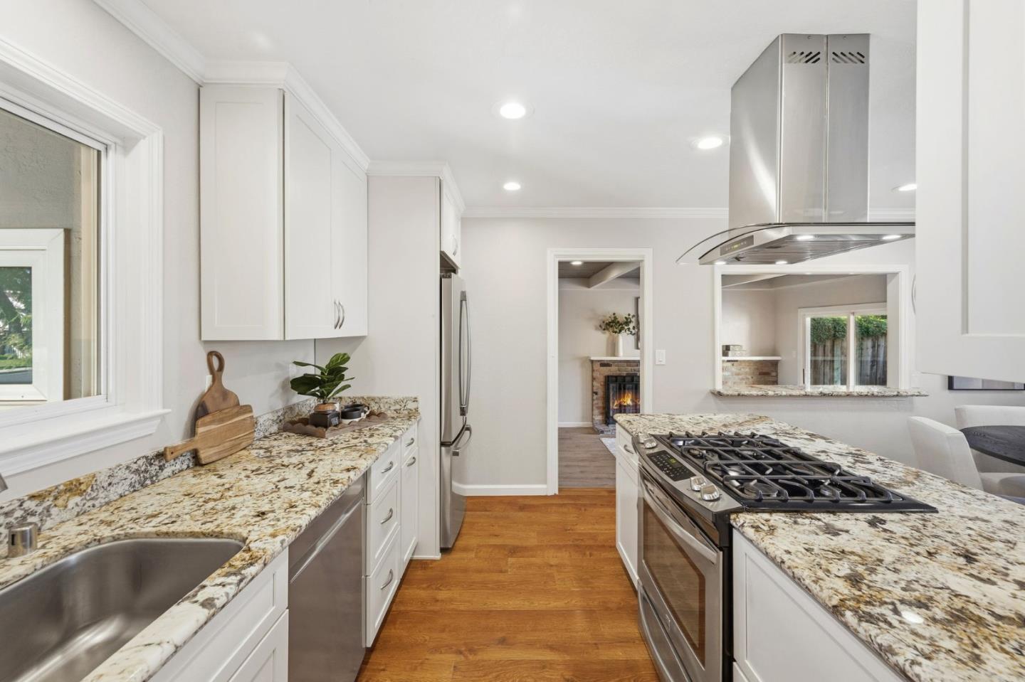 Detail Gallery Image 6 of 39 For 173 Branbury Dr, Campbell,  CA 95008 - 3 Beds | 2/1 Baths