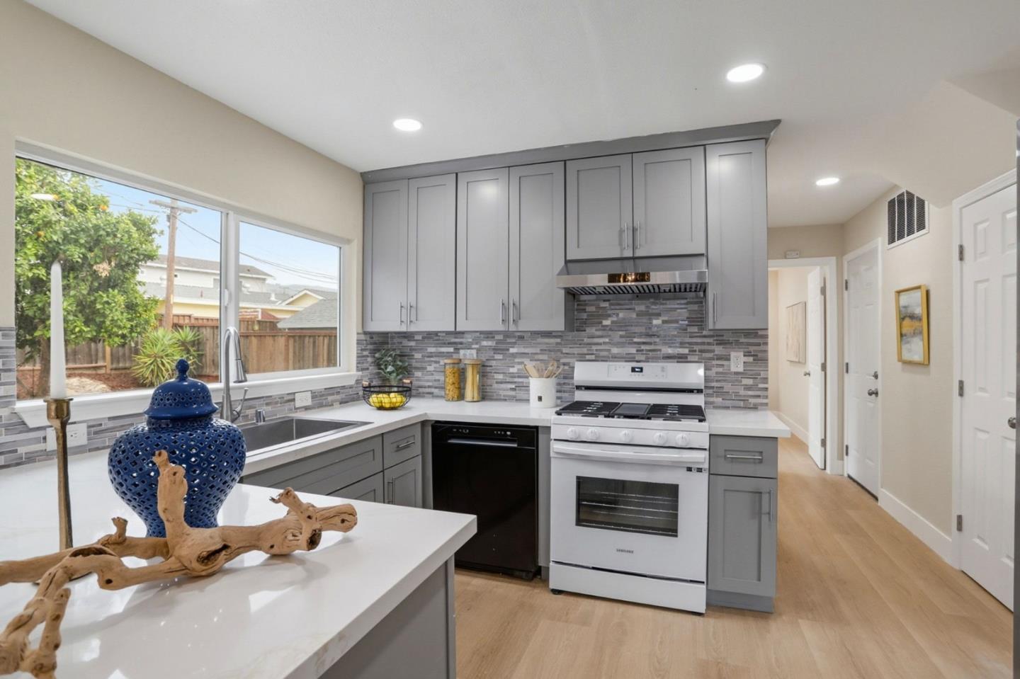 Detail Gallery Image 13 of 42 For 2074 Ashwood Ln, San Jose,  CA 95132 - 4 Beds | 3 Baths