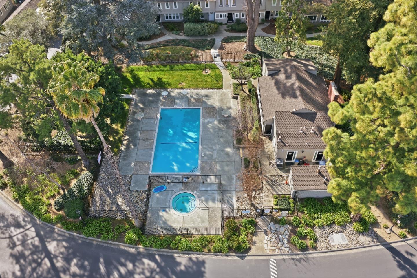 Detail Gallery Image 32 of 53 For 1140 Glenmeadow Court, San Jose,  CA 95125 - 3 Beds | 2/1 Baths