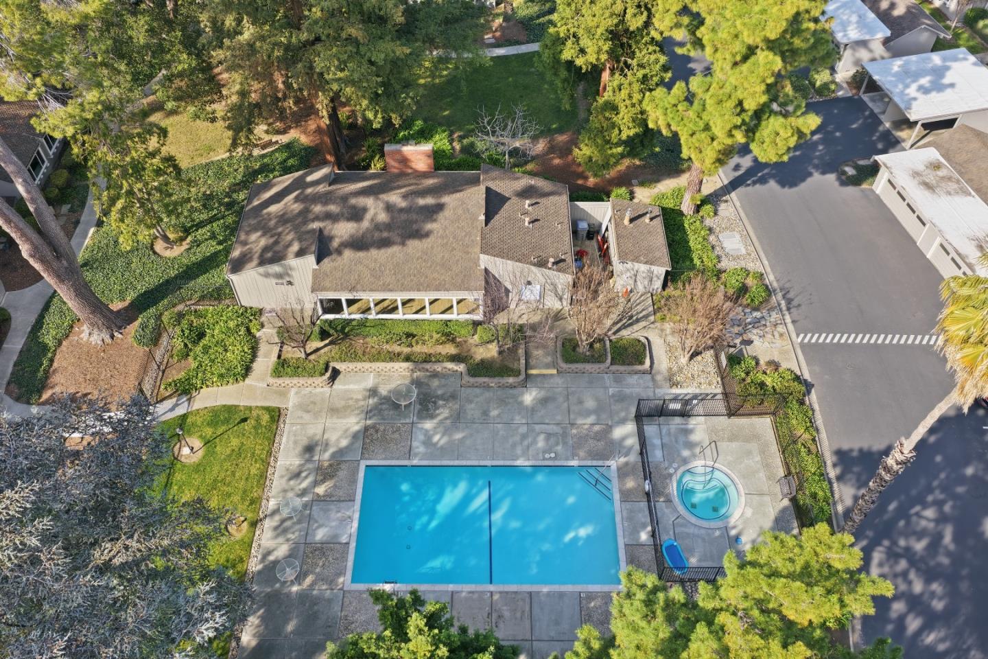 Detail Gallery Image 33 of 53 For 1140 Glenmeadow Court, San Jose,  CA 95125 - 3 Beds | 2/1 Baths