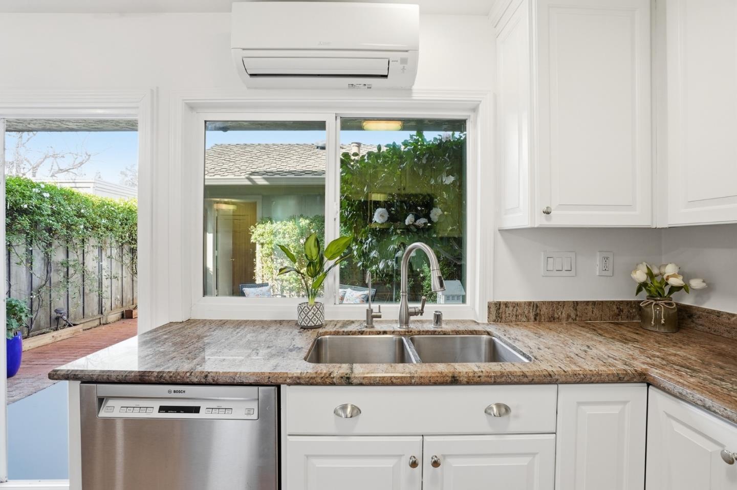 Detail Gallery Image 9 of 53 For 1140 Glenmeadow Court, San Jose,  CA 95125 - 3 Beds | 2/1 Baths