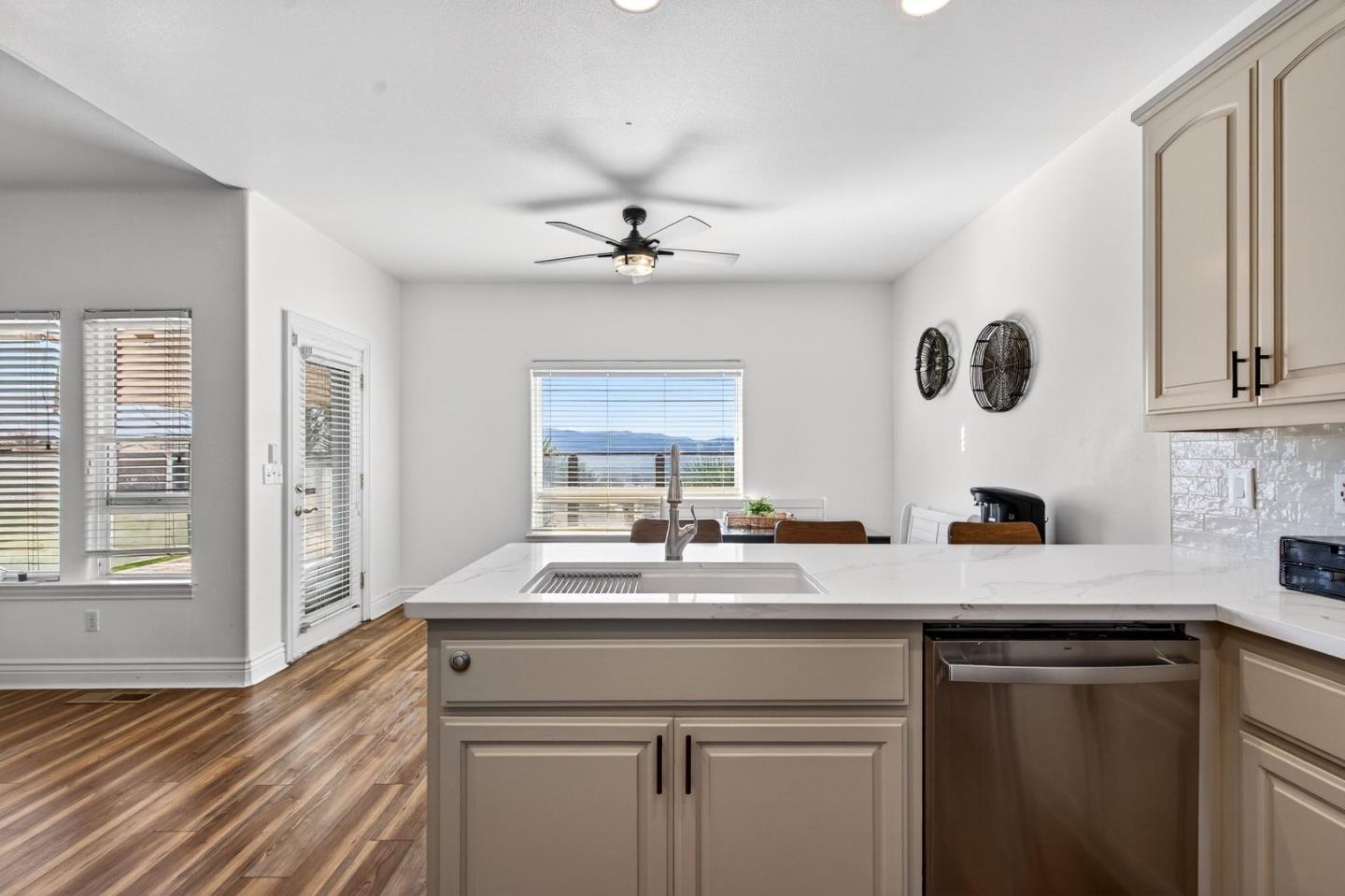 Detail Gallery Image 17 of 57 For 313 Taryn Ct, Hollister,  CA 95023 - 4 Beds | 3 Baths