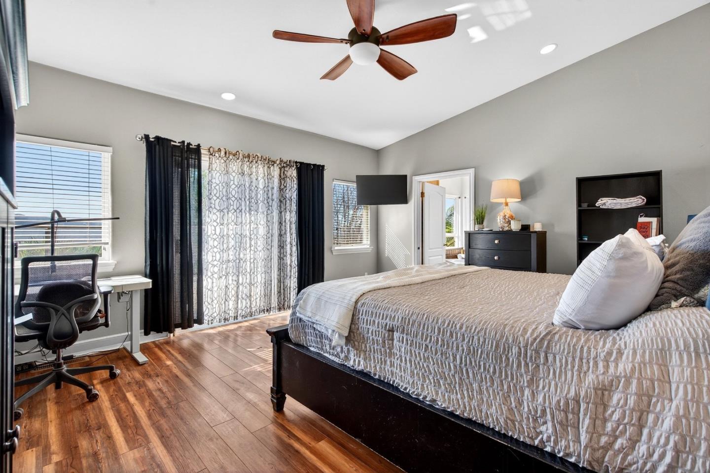 Detail Gallery Image 25 of 57 For 313 Taryn Ct, Hollister,  CA 95023 - 4 Beds | 3 Baths