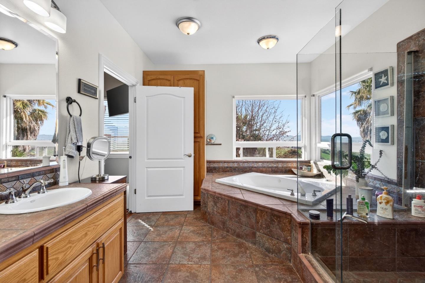 Detail Gallery Image 29 of 57 For 313 Taryn Ct, Hollister,  CA 95023 - 4 Beds | 3 Baths