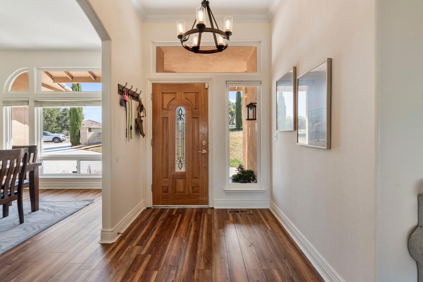 Detail Gallery Image 9 of 57 For 313 Taryn Ct, Hollister,  CA 95023 - 4 Beds | 3 Baths