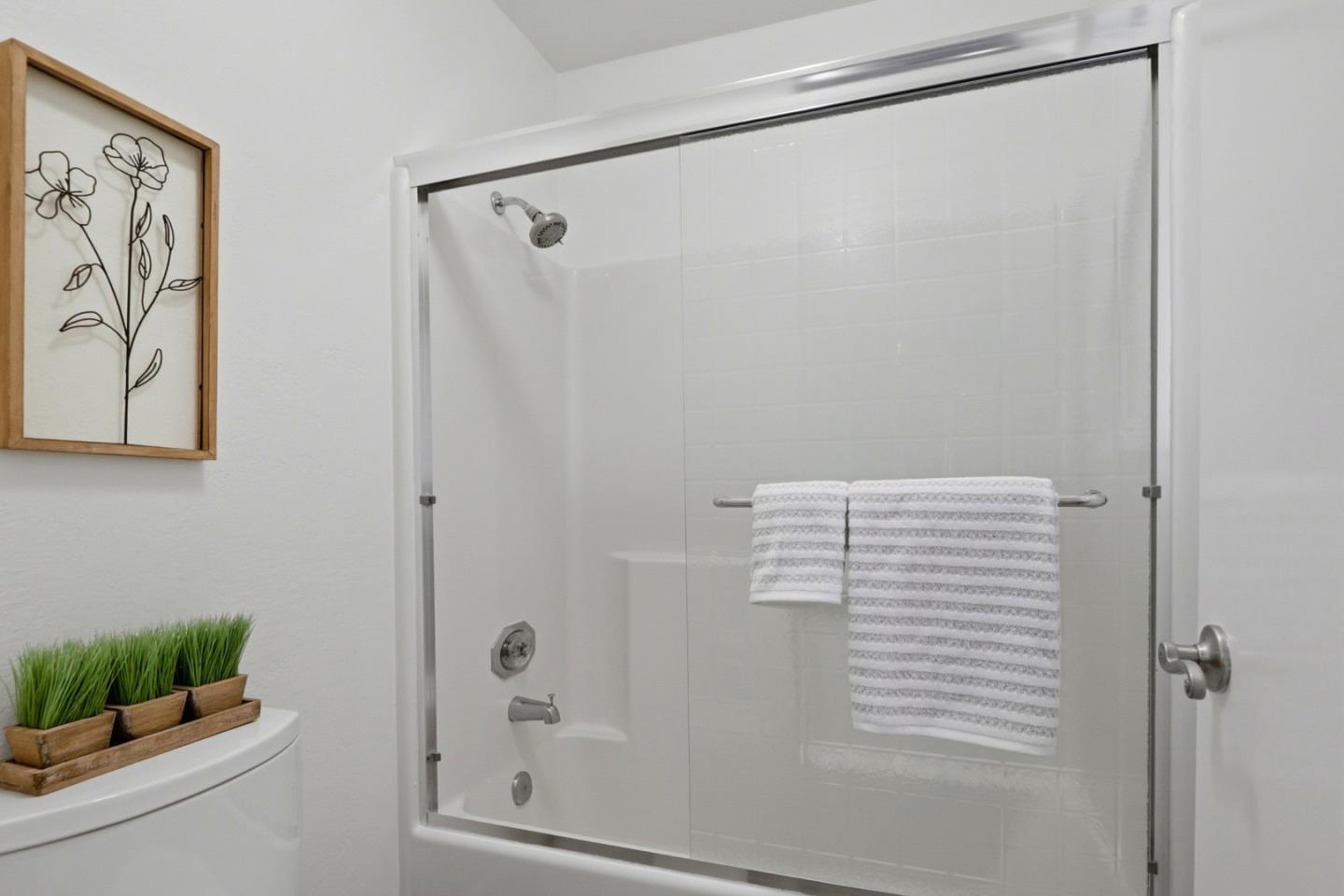 Detail Gallery Image 17 of 43 For 2383 Leptis Cir, Morgan Hill,  CA 95037 - 2 Beds | 2/1 Baths