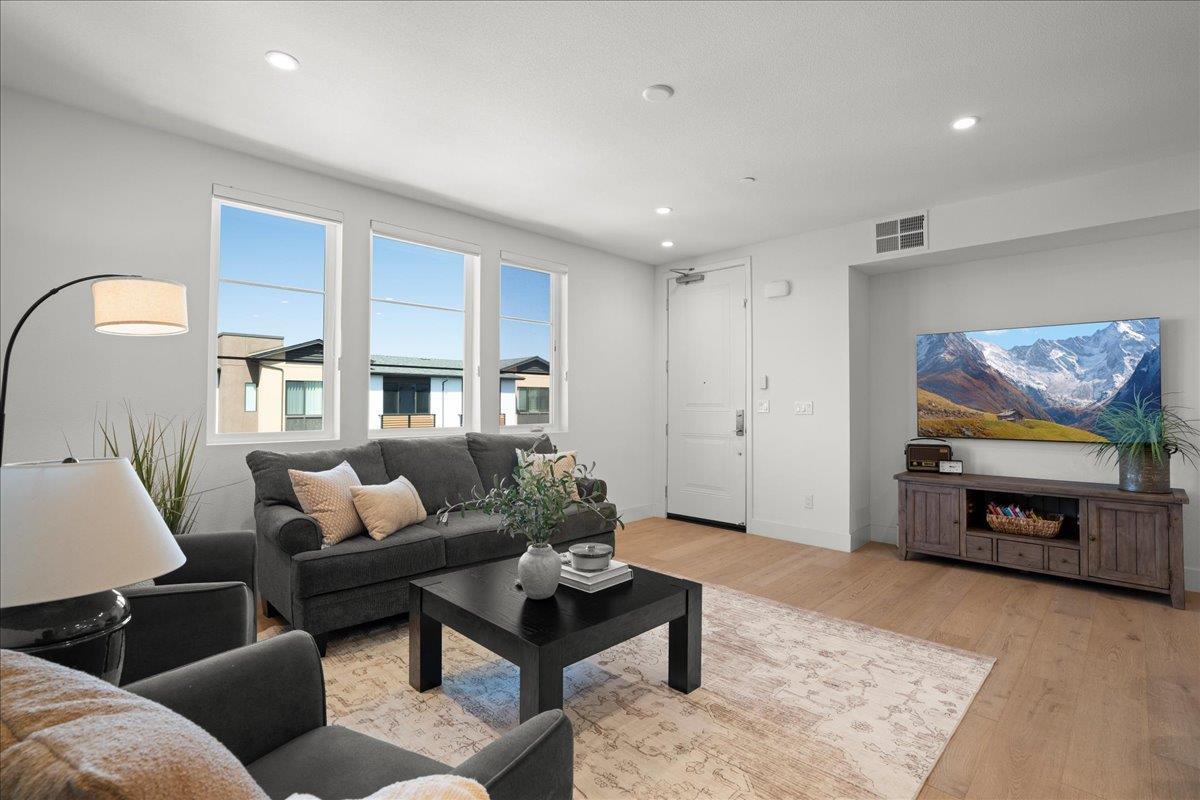 Detail Gallery Image 3 of 25 For 16293 Gellatt Ct, Los Gatos,  CA 95032 - 2 Beds | 2 Baths