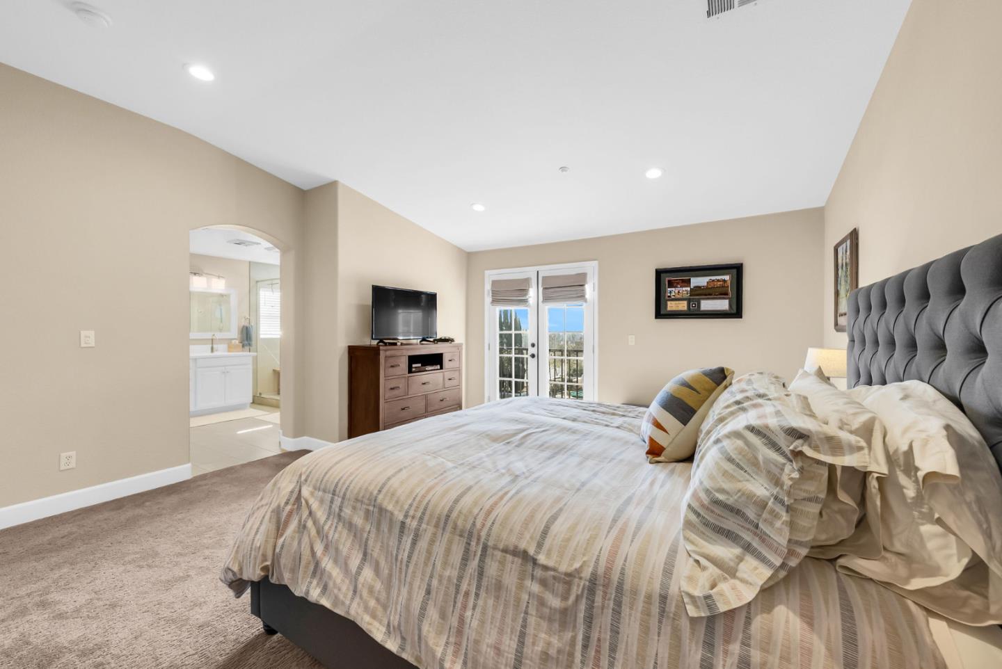 Detail Gallery Image 19 of 39 For 303 Mullinix Way, San Jose,  CA 95136 - 3 Beds | 2/1 Baths