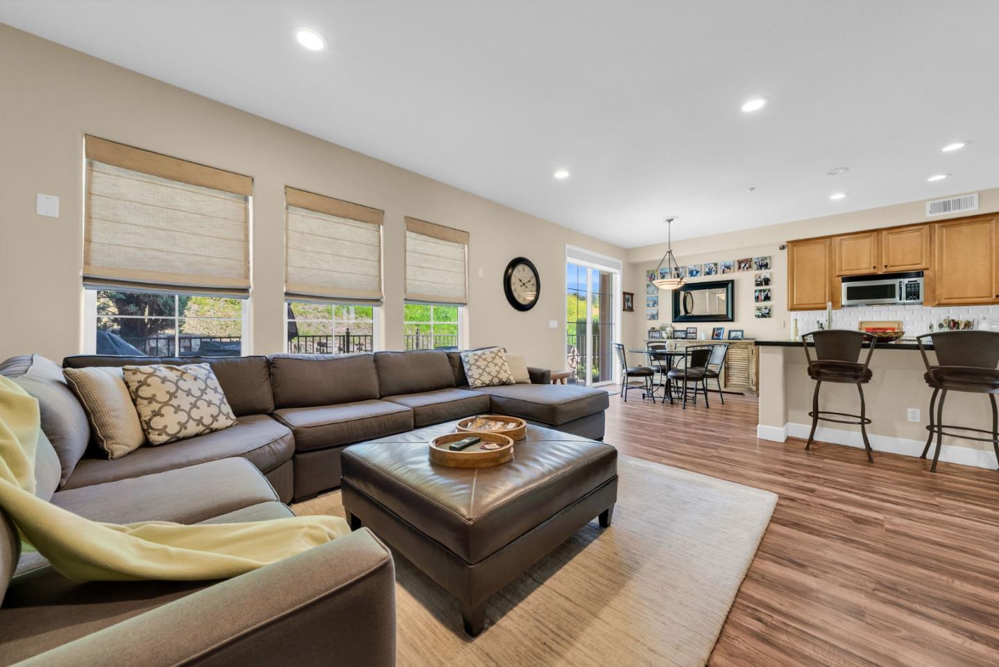 Detail Gallery Image 9 of 39 For 303 Mullinix Way, San Jose,  CA 95136 - 3 Beds | 2/1 Baths