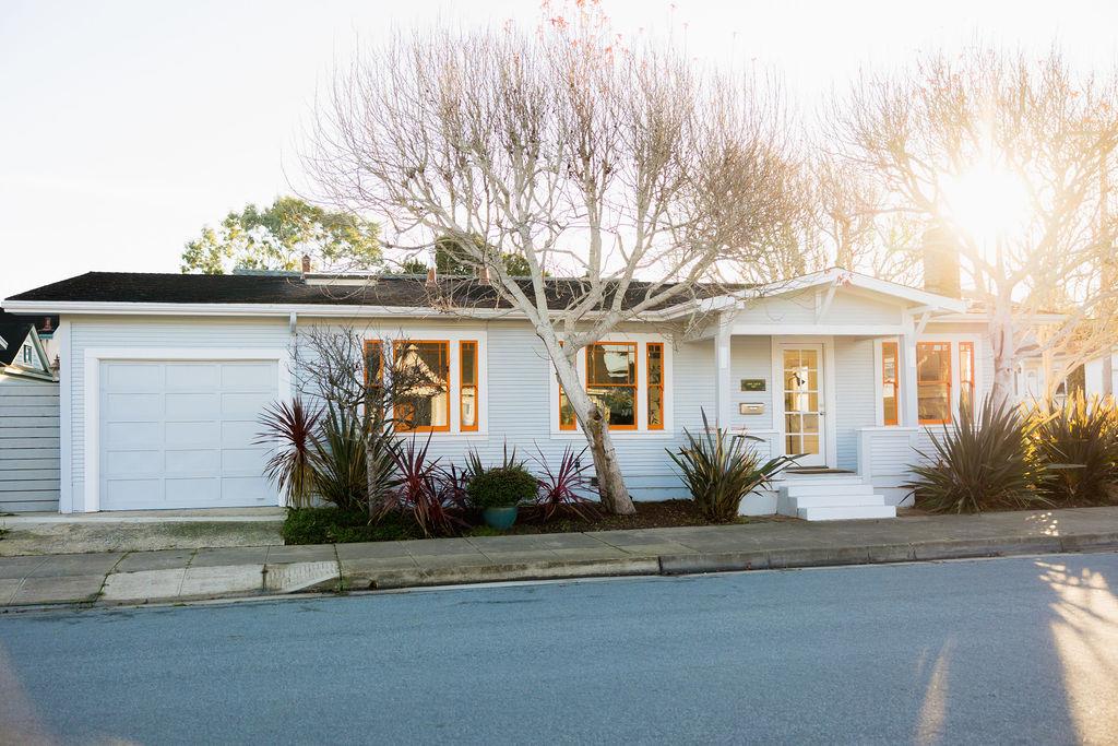 Detail Gallery Image 2 of 37 For 791 Spruce Ave, Pacific Grove,  CA 93950 - 4 Beds | 2 Baths