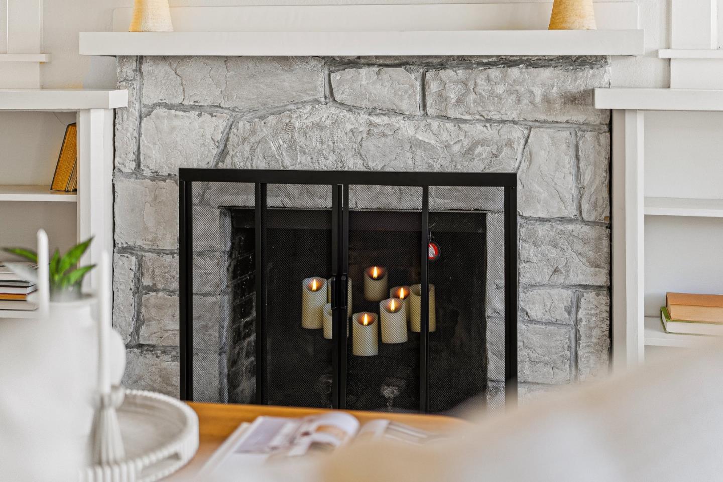 Detail Gallery Image 9 of 37 For 791 Spruce Ave, Pacific Grove,  CA 93950 - 4 Beds | 2 Baths