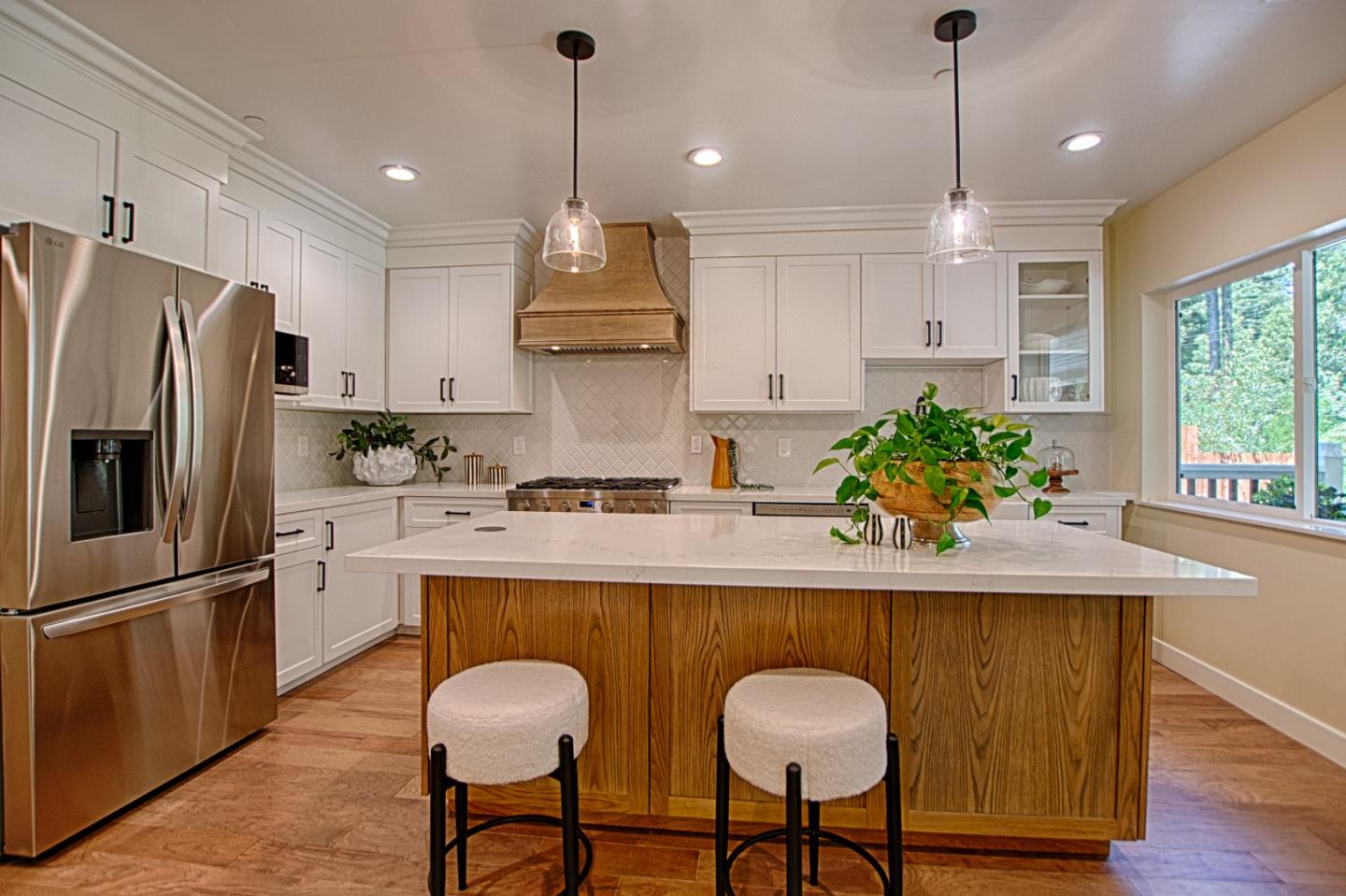 Detail Gallery Image 5 of 32 For 341 Lake Dr, Boulder Creek,  CA 95006 - 4 Beds | 4 Baths