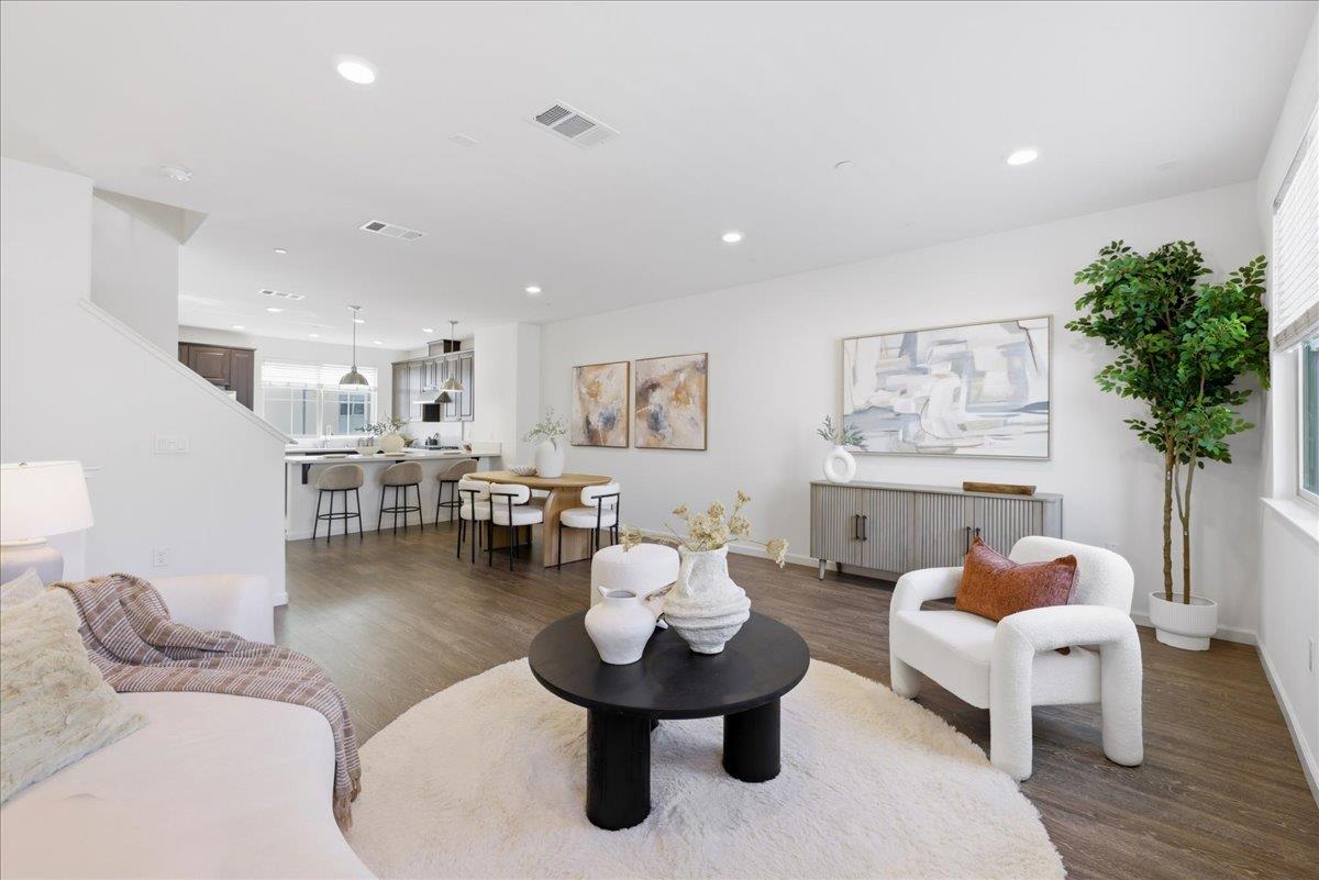 Detail Gallery Image 10 of 46 For 3058 San Jose Vineyard Ct #4,  San Jose,  CA 95136 - 4 Beds | 3/1 Baths