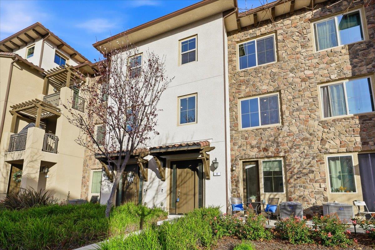 Detail Gallery Image 36 of 46 For 3058 San Jose Vineyard Ct #4,  San Jose,  CA 95136 - 4 Beds | 3/1 Baths