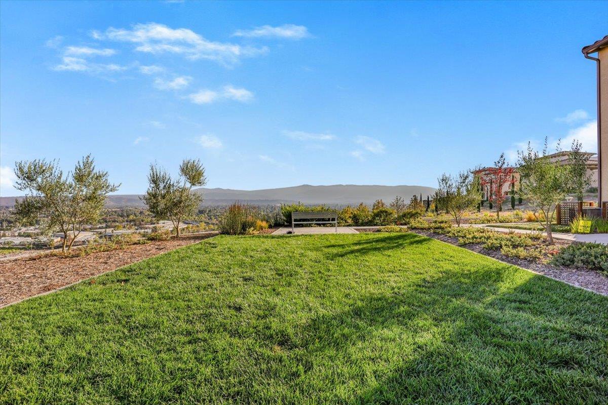 Detail Gallery Image 37 of 46 For 3058 San Jose Vineyard Ct #4,  San Jose,  CA 95136 - 4 Beds | 3/1 Baths