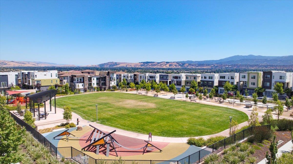 Detail Gallery Image 41 of 46 For 3058 San Jose Vineyard Ct #4,  San Jose,  CA 95136 - 4 Beds | 3/1 Baths