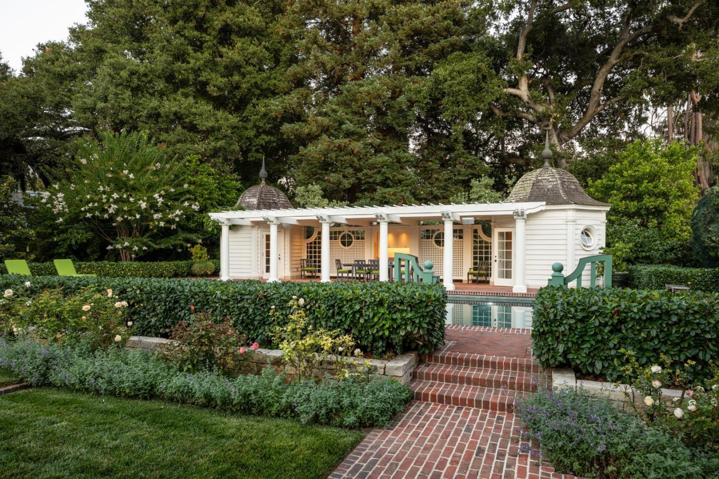 Detail Gallery Image 13 of 23 For 77 Flood Cir, Atherton,  CA 94027 - 5 Beds | 5/4 Baths