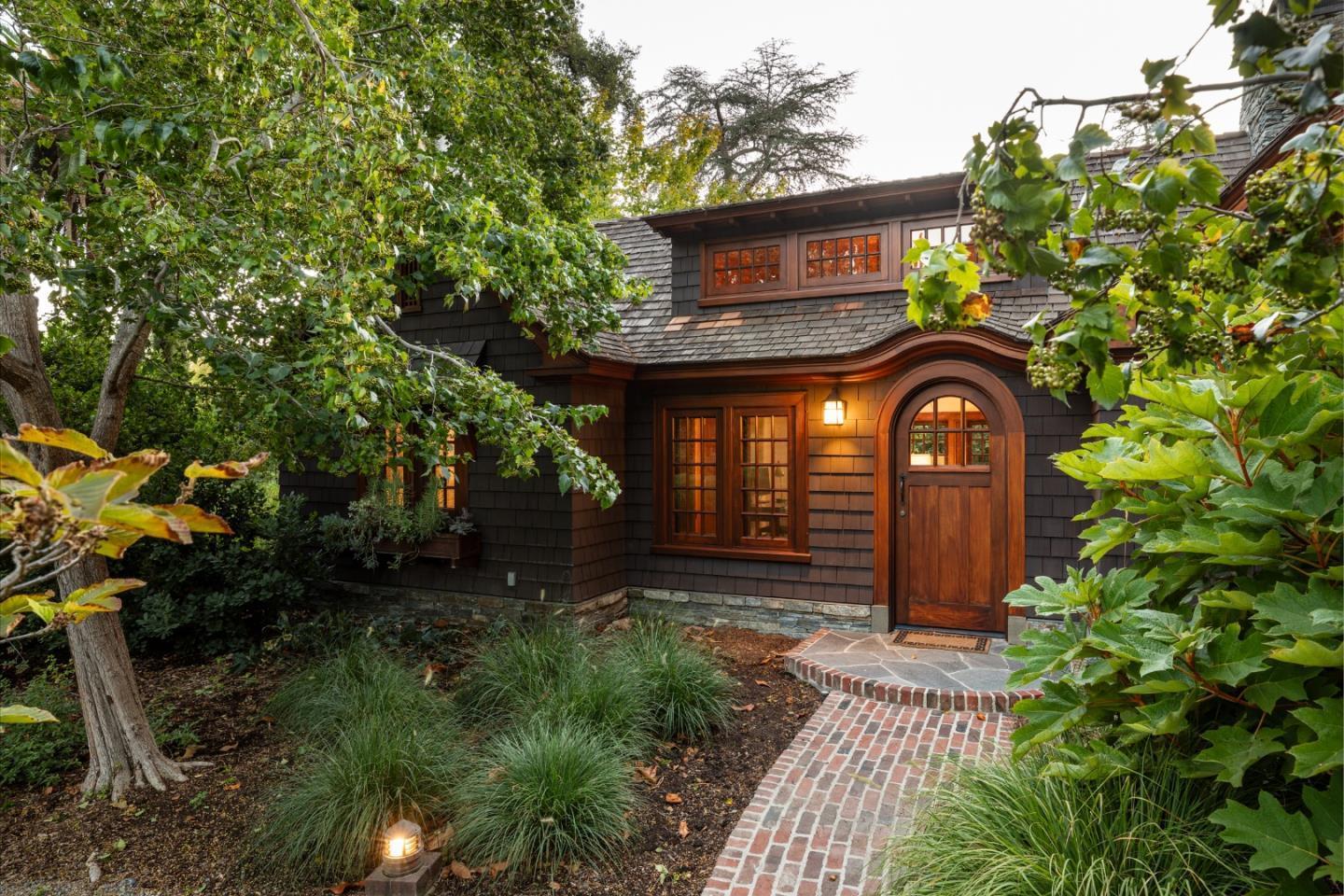 Detail Gallery Image 20 of 23 For 77 Flood Cir, Atherton,  CA 94027 - 5 Beds | 5/4 Baths