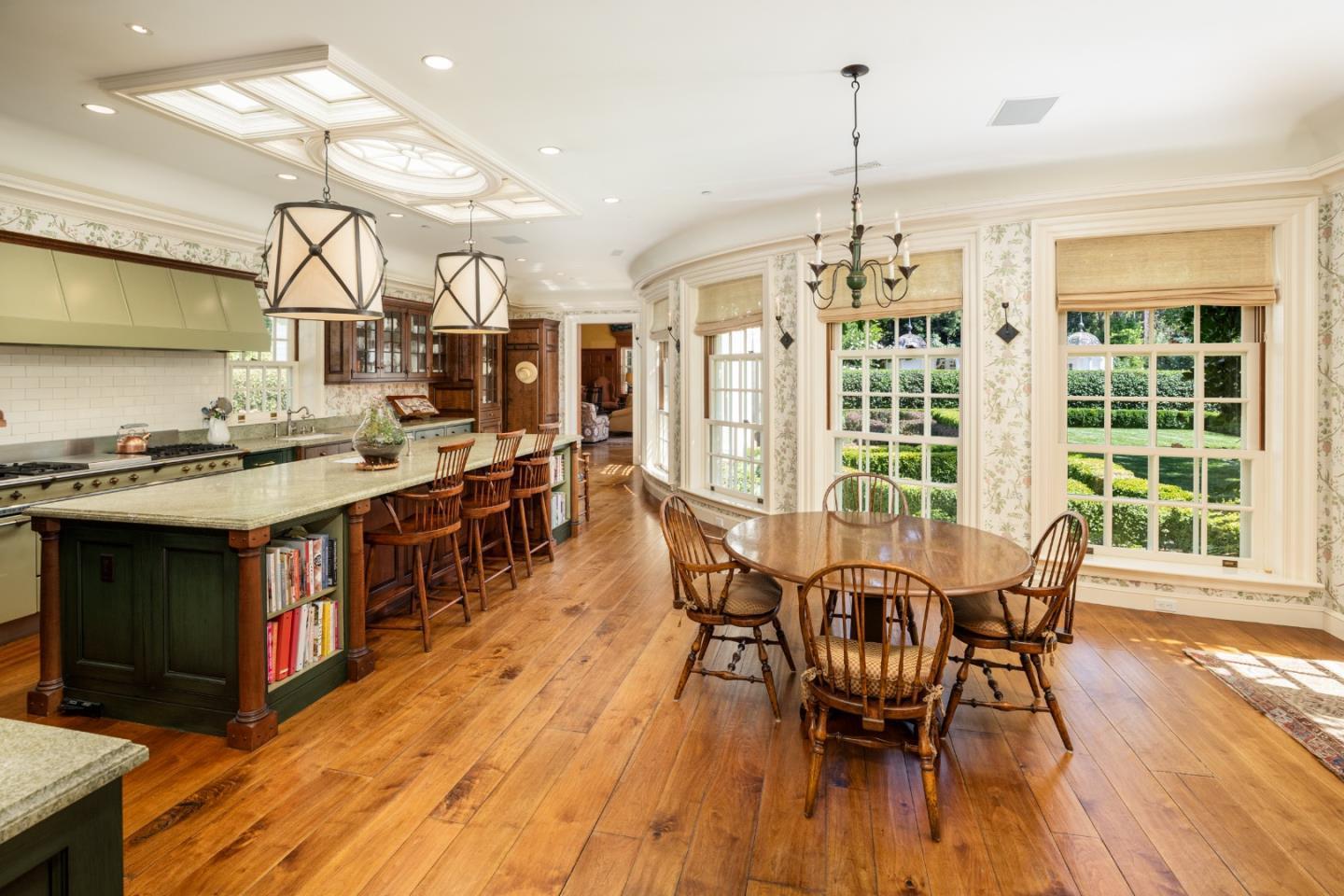 Detail Gallery Image 8 of 23 For 77 Flood Cir, Atherton,  CA 94027 - 5 Beds | 5/4 Baths