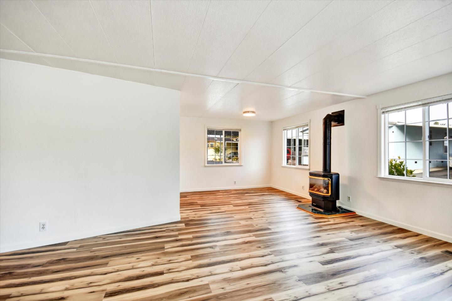 Detail Gallery Image 5 of 46 For 17 Pepperwood Way #17,  Soquel,  CA 95073 - 2 Beds | 2 Baths