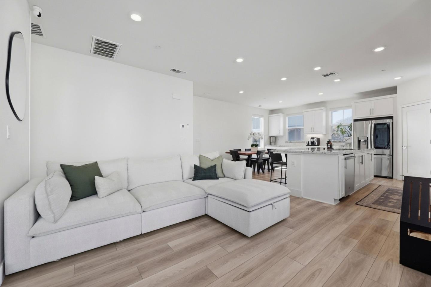 Detail Gallery Image 10 of 39 For 9263 Vista Cove Way, Newark,  CA 94560 - 3 Beds | 3 Baths