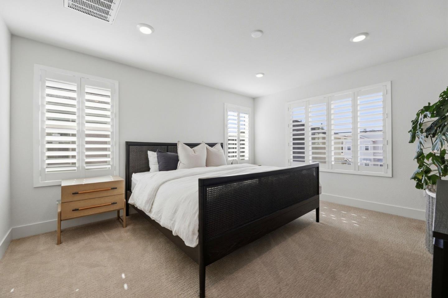 Detail Gallery Image 21 of 39 For 9263 Vista Cove Way, Newark,  CA 94560 - 3 Beds | 3 Baths