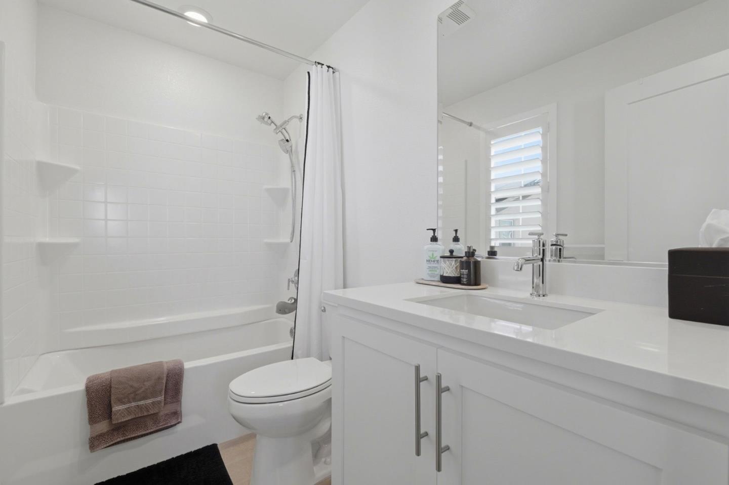 Detail Gallery Image 24 of 39 For 9263 Vista Cove Way, Newark,  CA 94560 - 3 Beds | 3 Baths