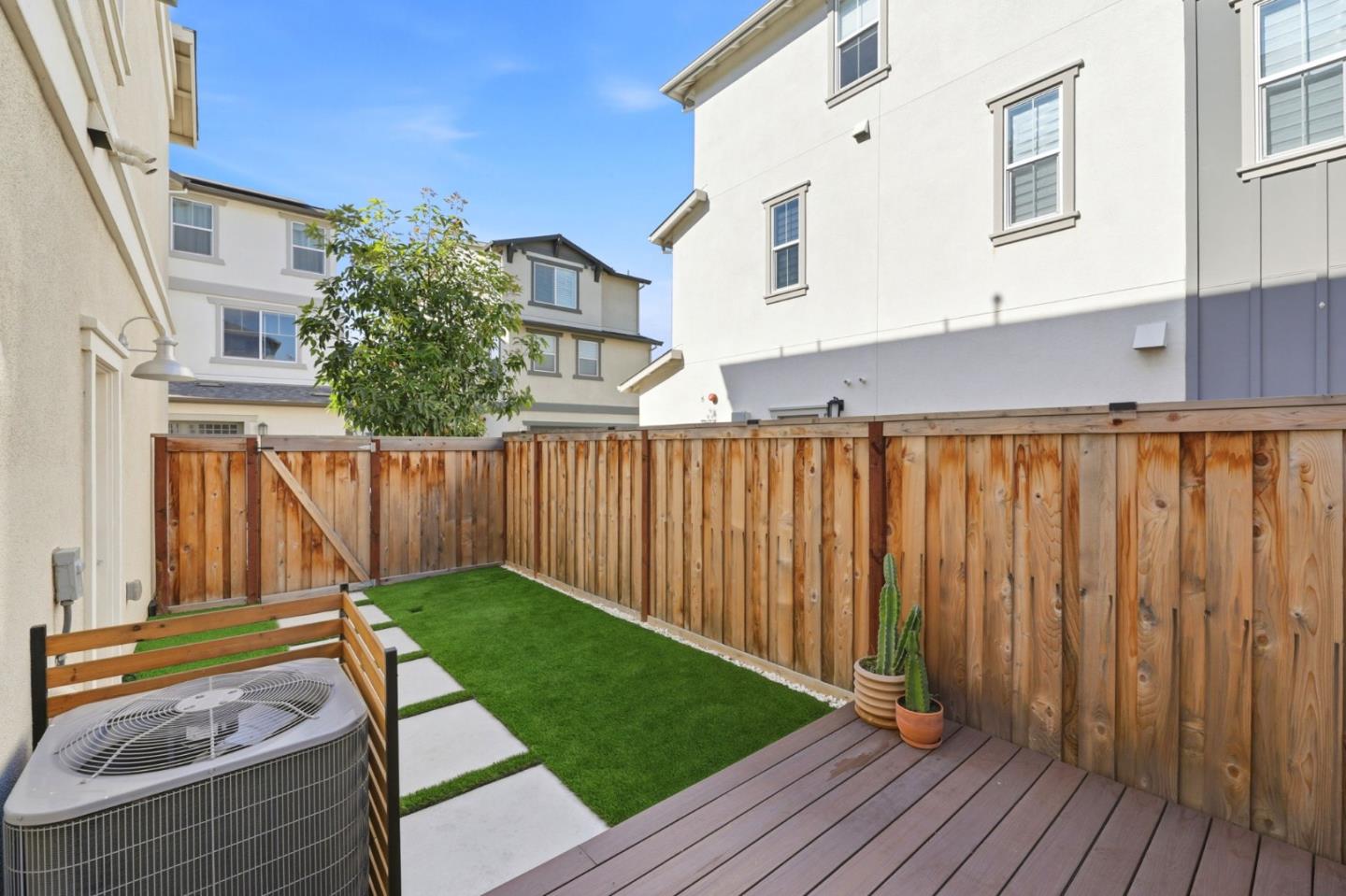 Detail Gallery Image 32 of 39 For 9263 Vista Cove Way, Newark,  CA 94560 - 3 Beds | 3 Baths