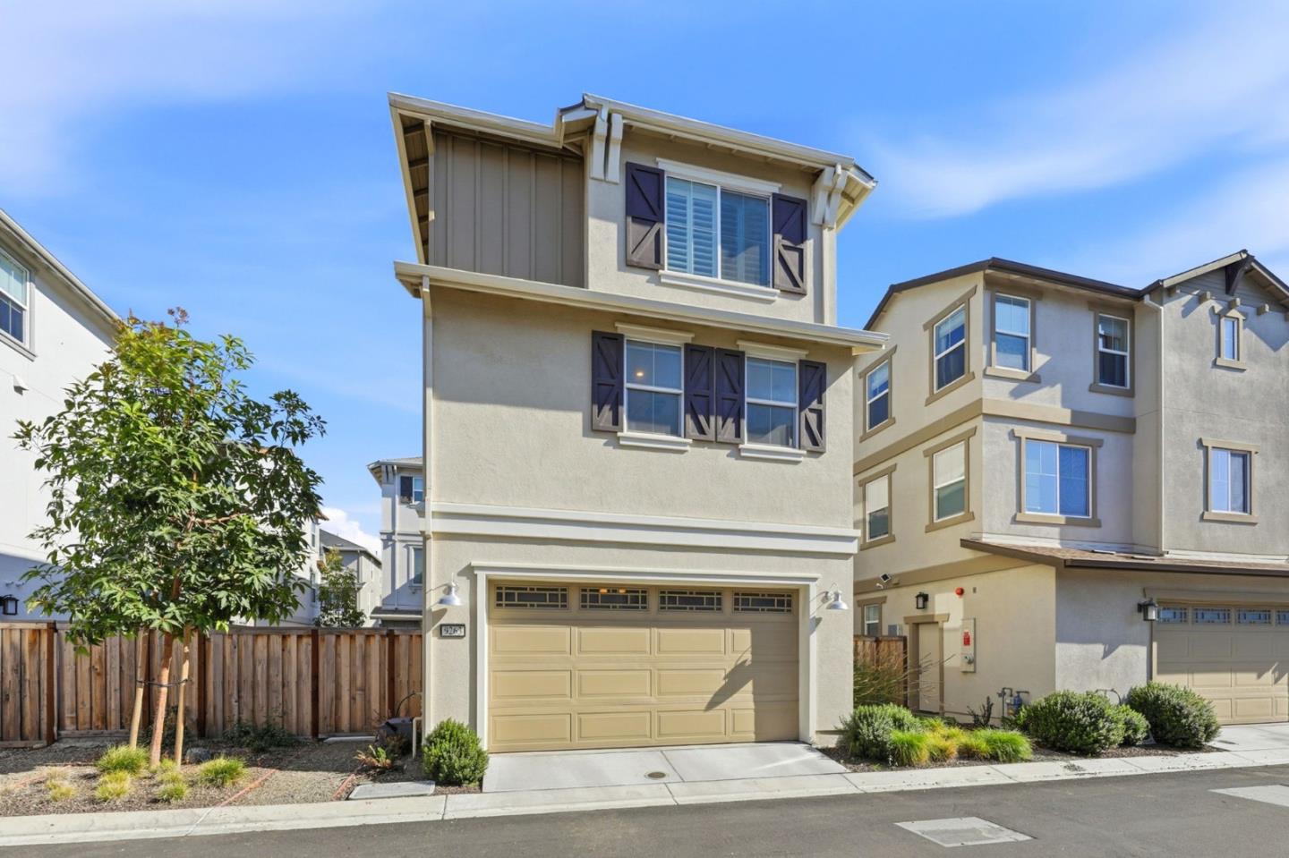 Detail Gallery Image 33 of 39 For 9263 Vista Cove Way, Newark,  CA 94560 - 3 Beds | 3 Baths