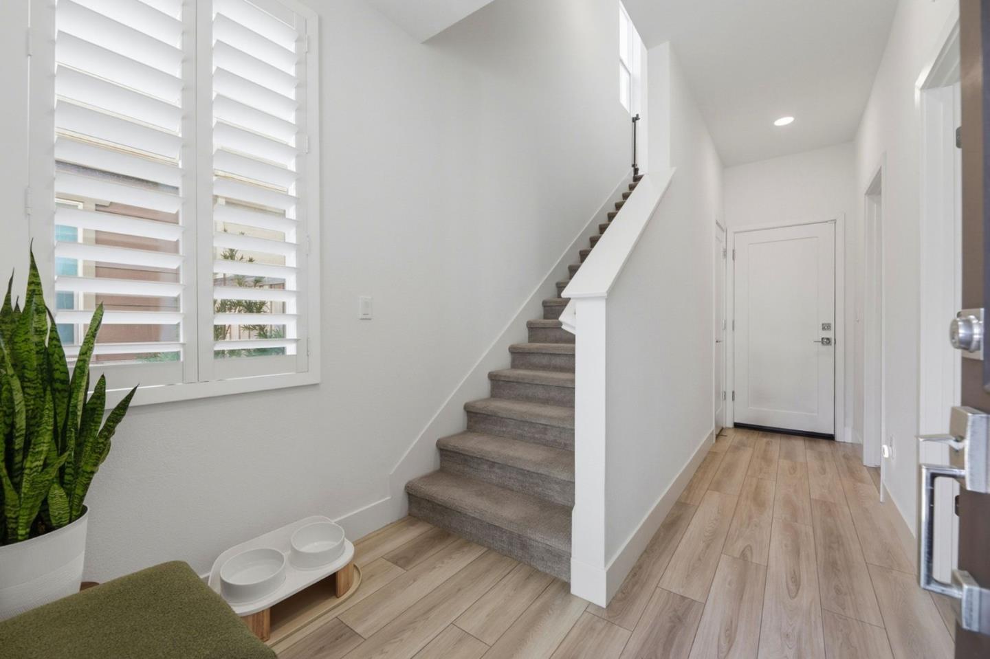 Detail Gallery Image 6 of 39 For 9263 Vista Cove Way, Newark,  CA 94560 - 3 Beds | 3 Baths