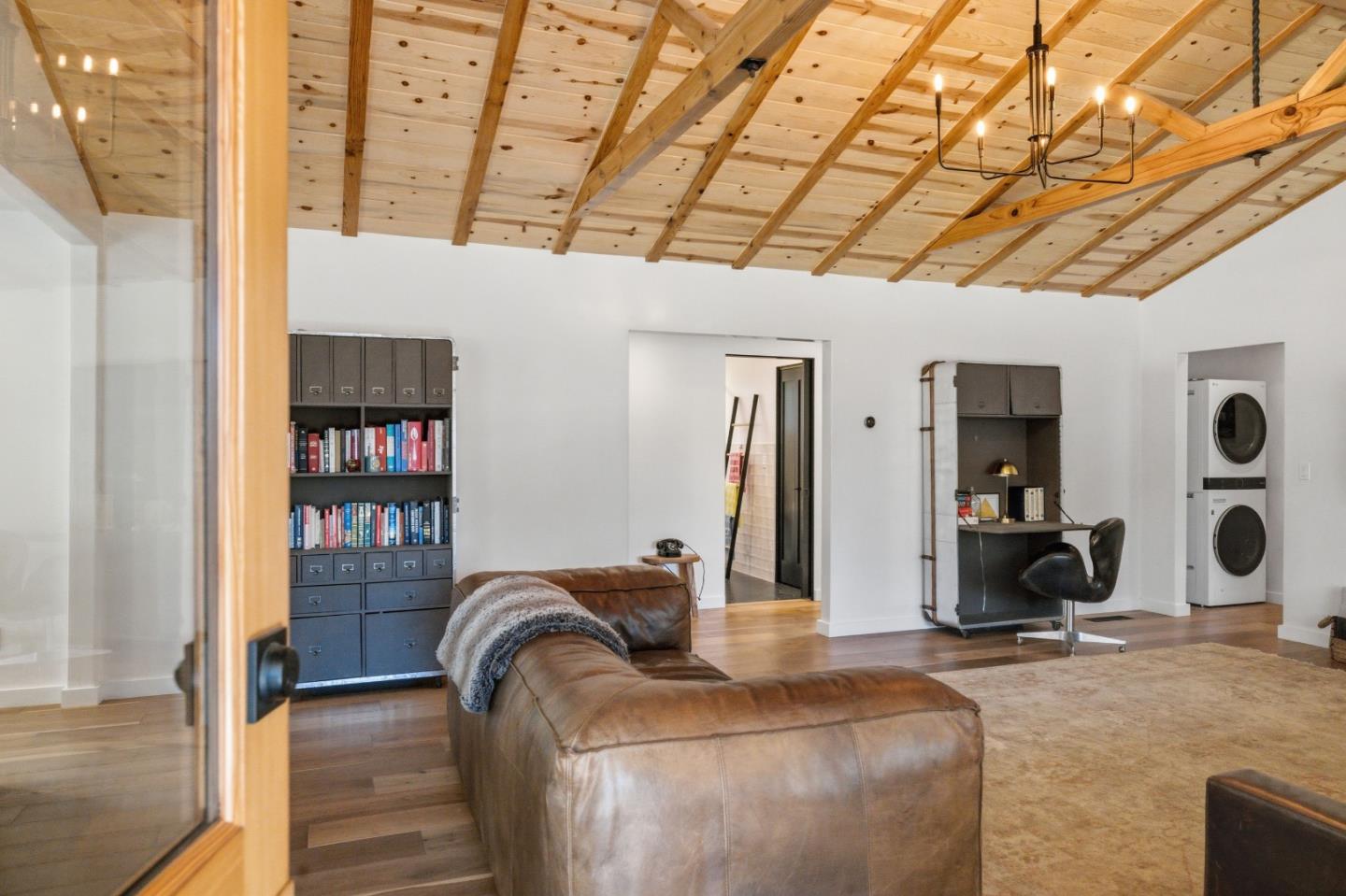 Detail Gallery Image 4 of 43 For 3141 Hacienda Dr, Pebble Beach,  CA 93953 - 4 Beds | 3 Baths