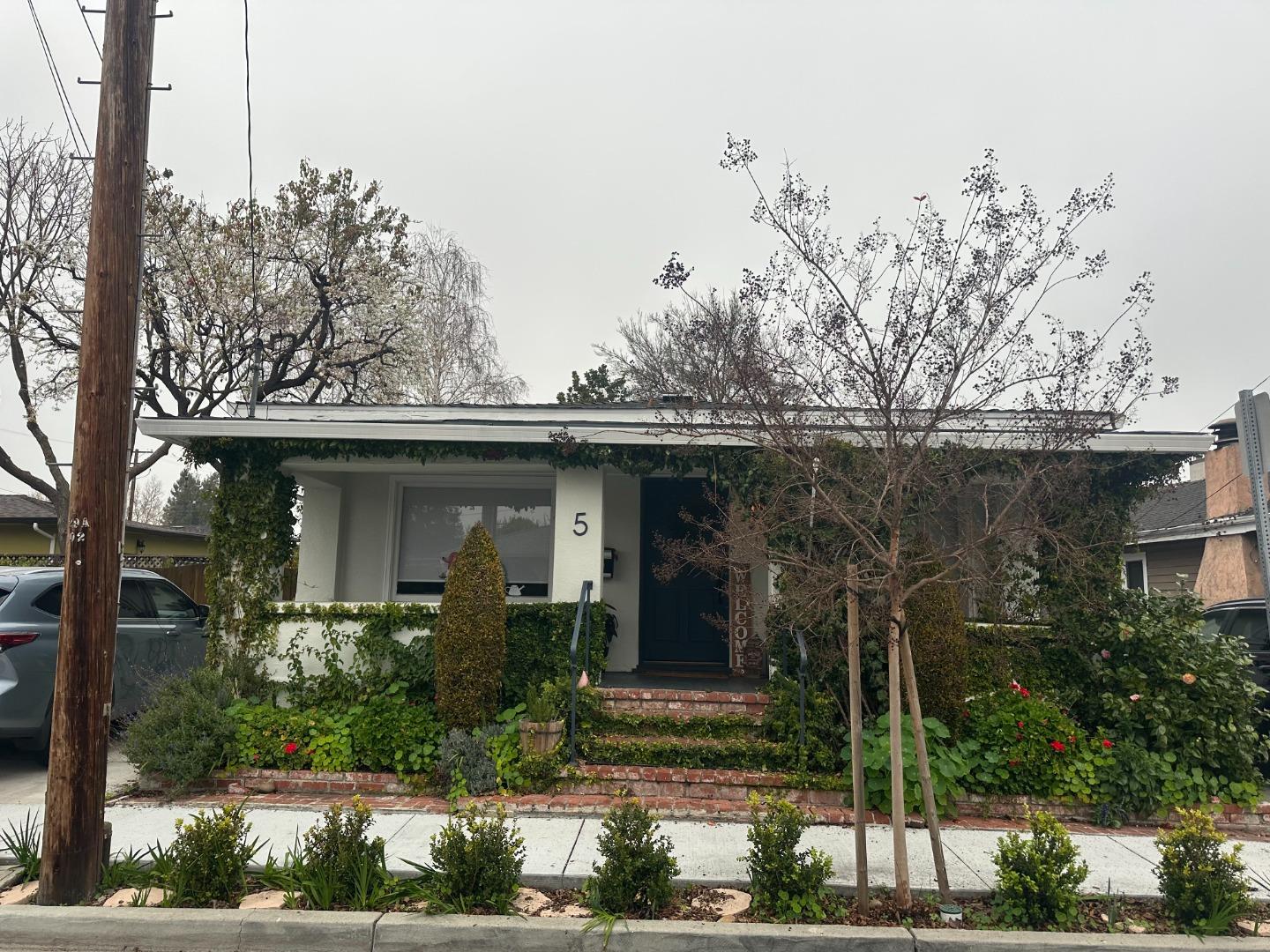 Front Image Thumbnail for ML82034320