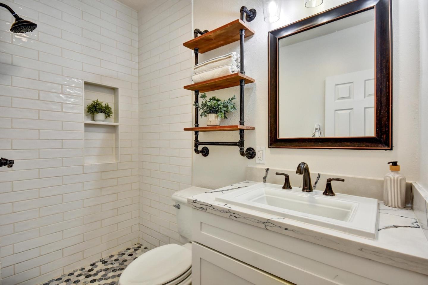 Detail Gallery Image 13 of 37 For 5 Mckillop Ct, Santa Clara,  CA 95050 - 3 Beds | 2 Baths