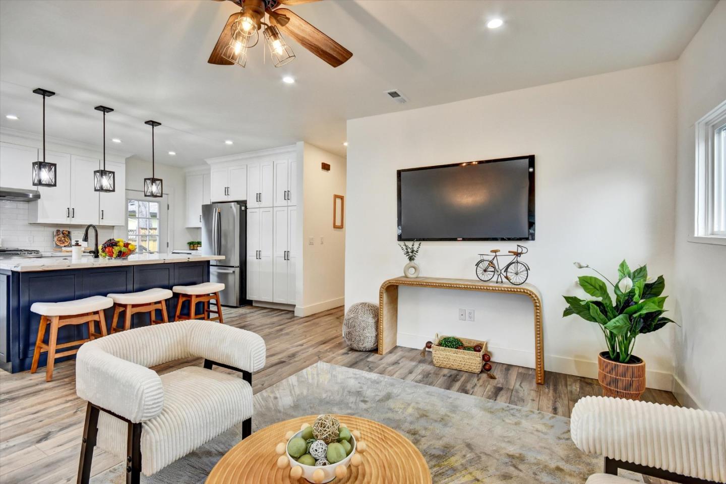 Detail Gallery Image 4 of 37 For 5 Mckillop Ct, Santa Clara,  CA 95050 - 3 Beds | 2 Baths