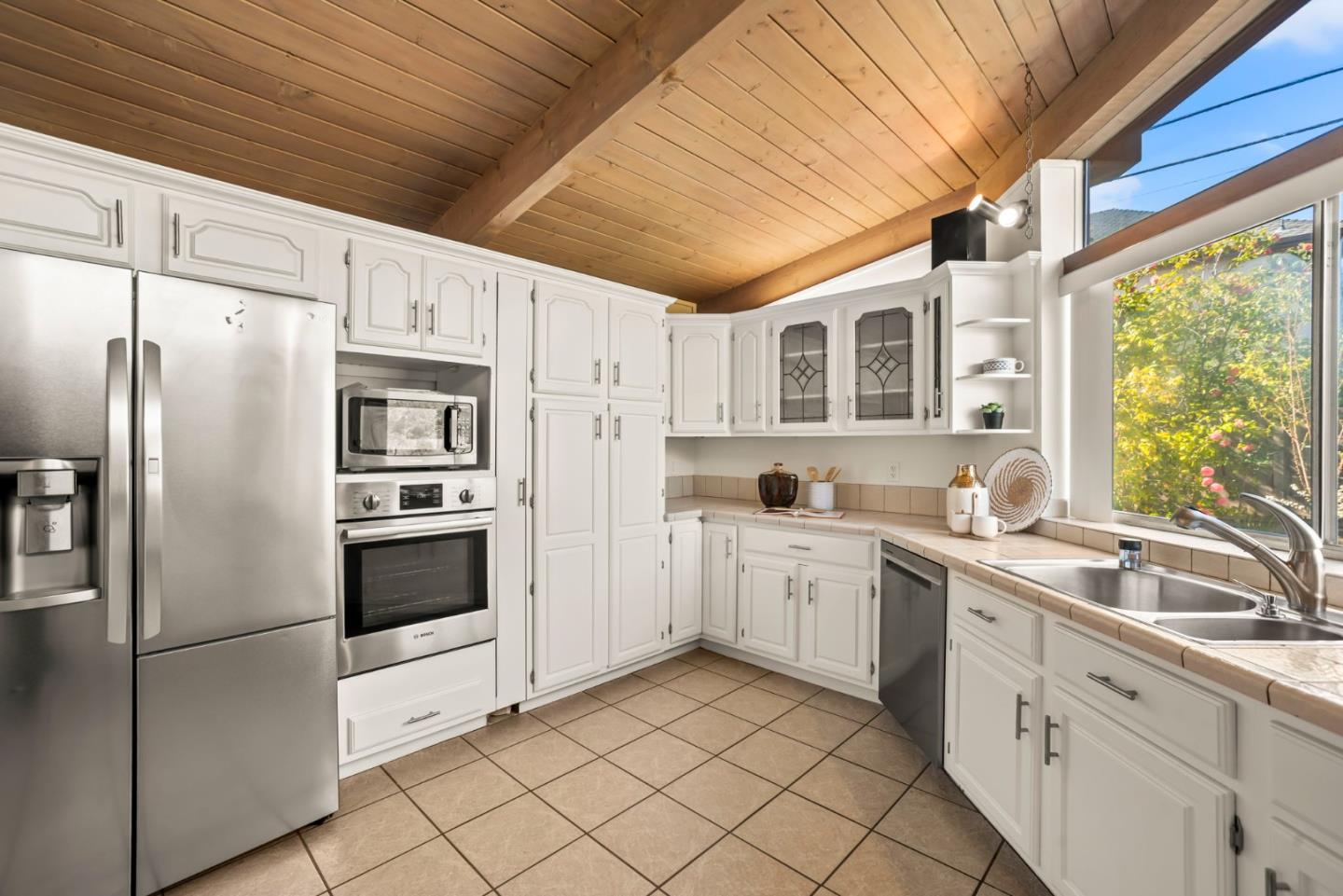 Detail Gallery Image 18 of 56 For 3786 Corina Way, Palo Alto,  CA 94303 - 4 Beds | 3 Baths