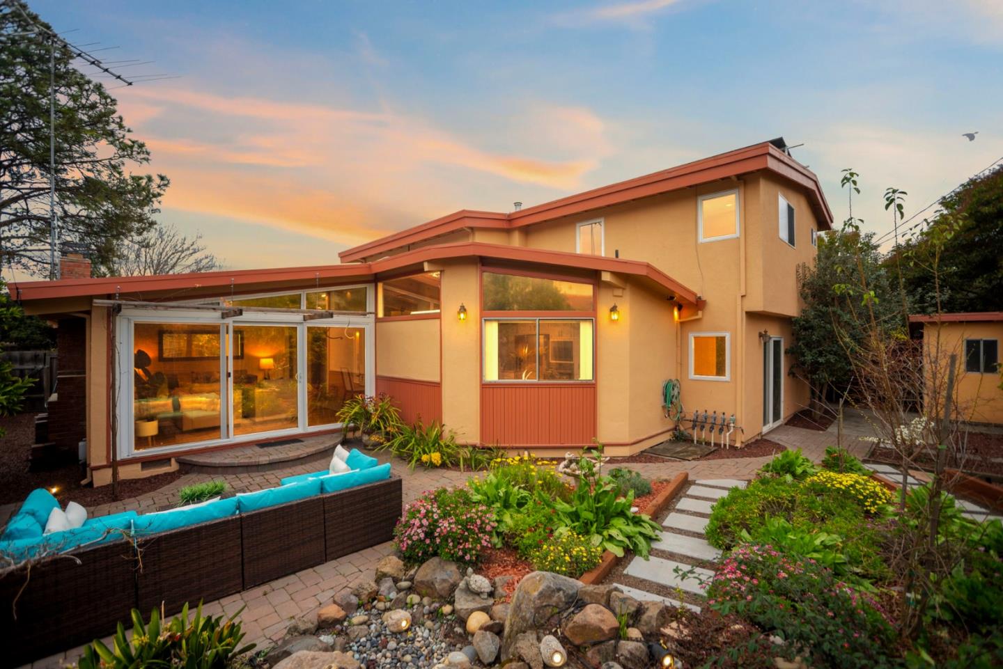 Detail Gallery Image 45 of 56 For 3786 Corina Way, Palo Alto,  CA 94303 - 4 Beds | 3 Baths