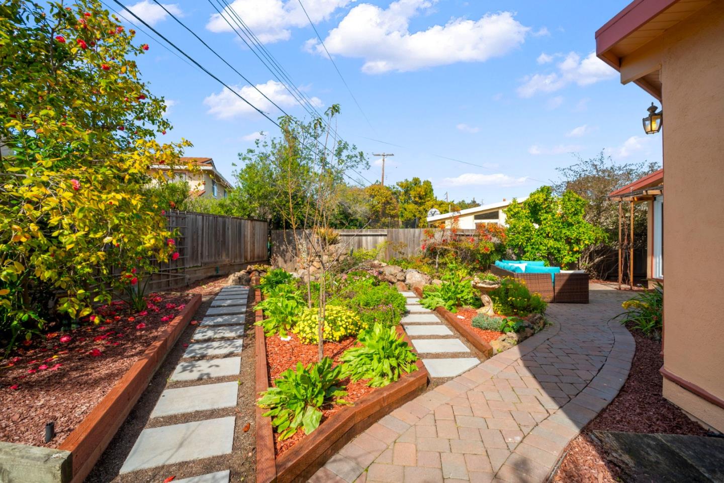 Detail Gallery Image 5 of 56 For 3786 Corina Way, Palo Alto,  CA 94303 - 4 Beds | 3 Baths