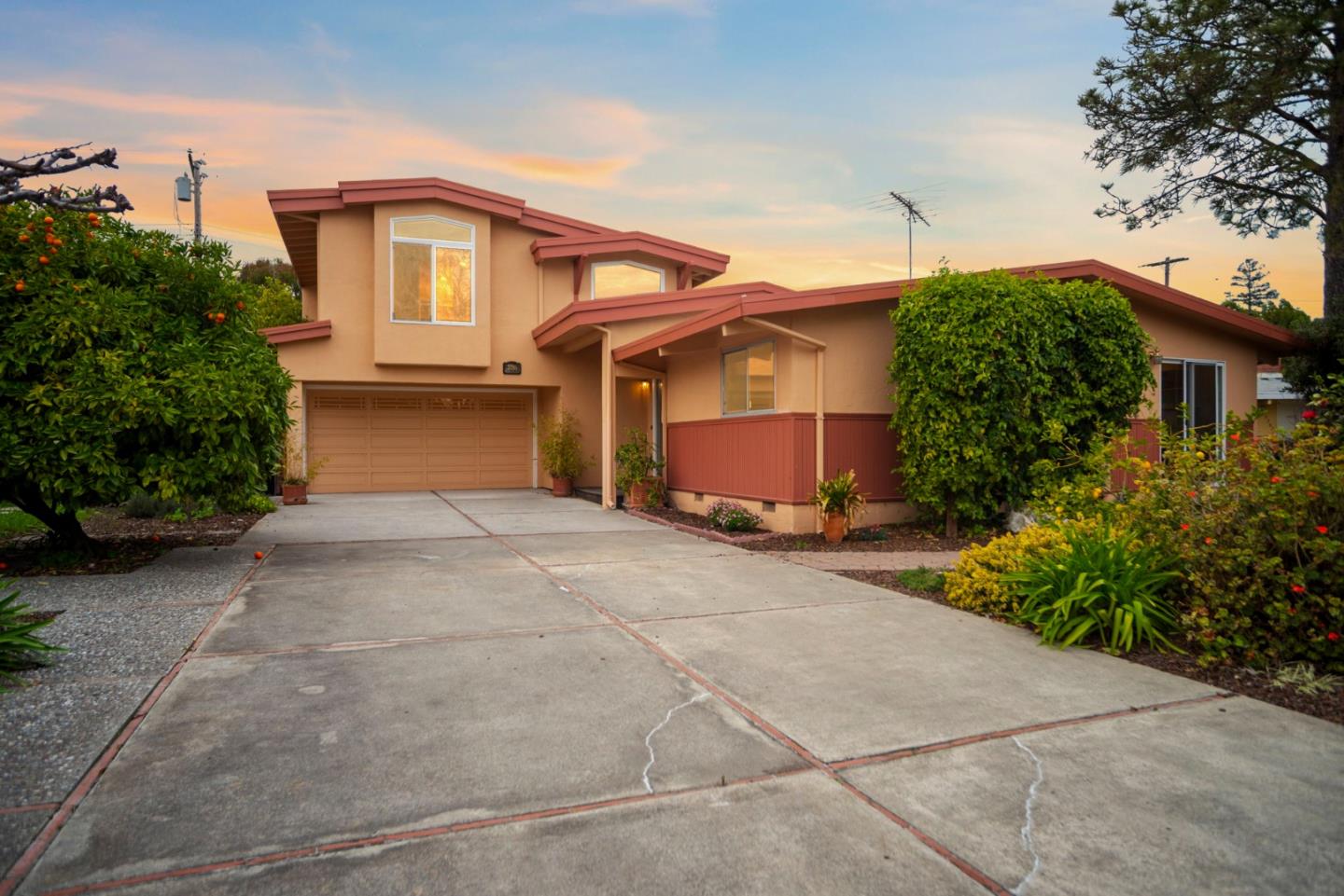 Detail Gallery Image 50 of 56 For 3786 Corina Way, Palo Alto,  CA 94303 - 4 Beds | 3 Baths
