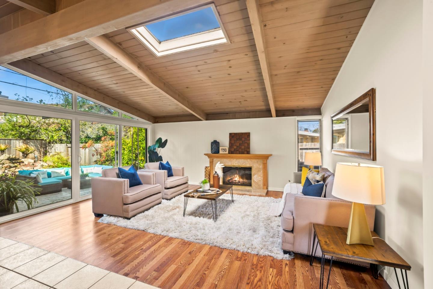 Detail Gallery Image 7 of 56 For 3786 Corina Way, Palo Alto,  CA 94303 - 4 Beds | 3 Baths