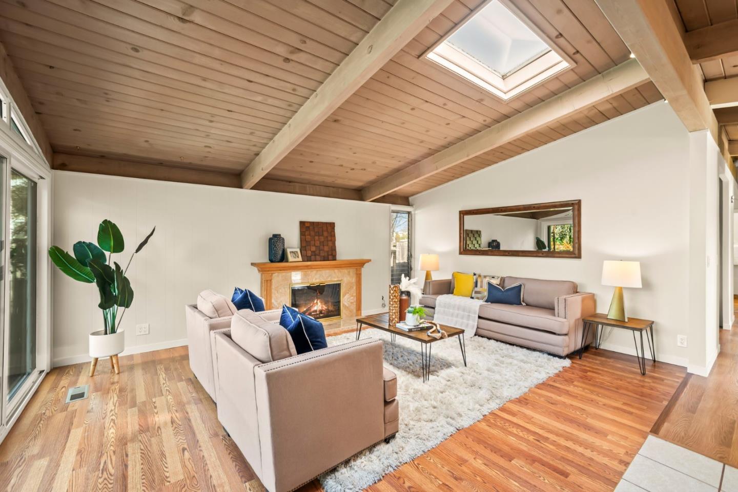 Detail Gallery Image 9 of 56 For 3786 Corina Way, Palo Alto,  CA 94303 - 4 Beds | 3 Baths