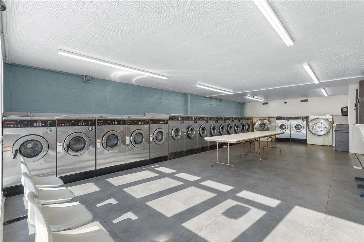 Detail Gallery Image 4 of 13 For 1728 Broadway St, Redwood City,  CA 94063 - – Beds | – Baths