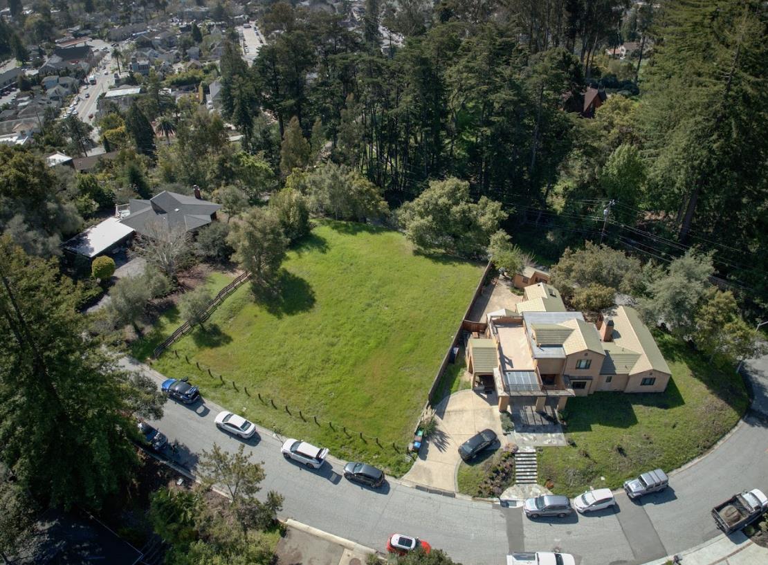 Detail Gallery Image 12 of 17 For 112 Hillcrest Ter, Santa Cruz,  CA 95060 - – Beds | – Baths